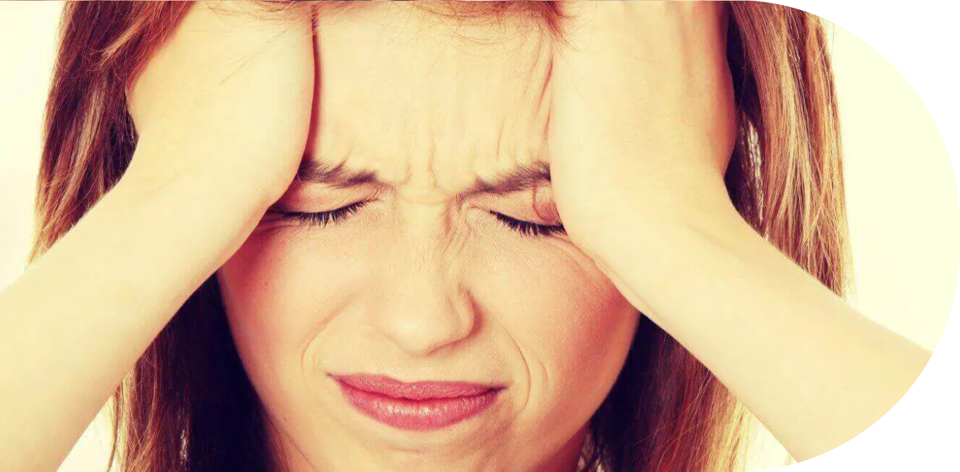 A dor de cabeça constante é um problema que não pode passar despercebido. Conheça os sintomas e saiba mais sobre o que pode ser feito.